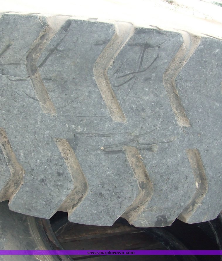 image for item 2526 1983 John Deere 644C wheel loader