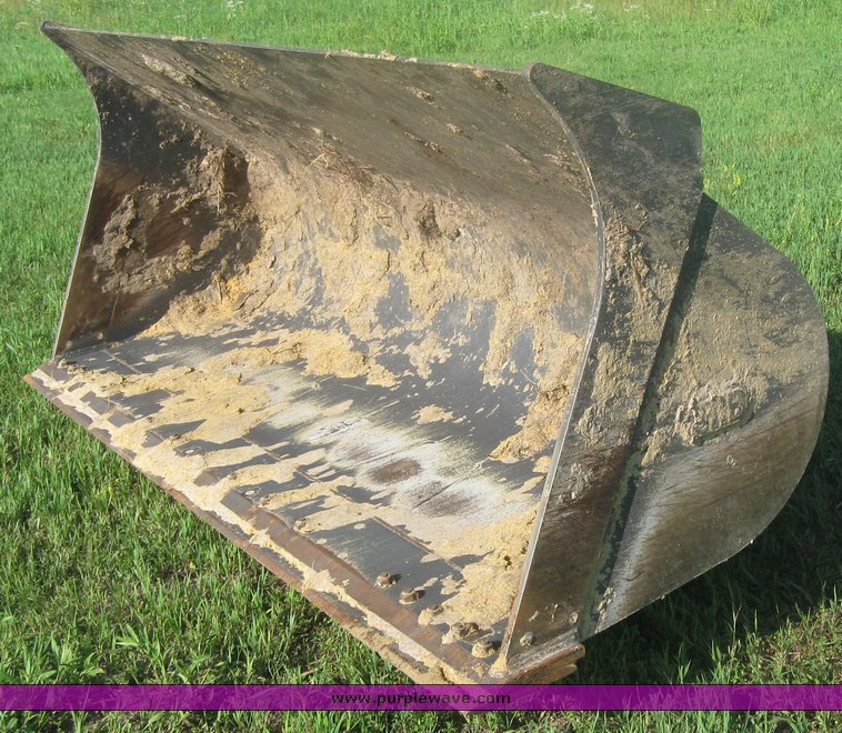 JRB two yard bucket with bolt on edge in Manhattan, KS Item 2527 sold Purple Wave