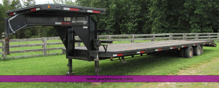 image for item 3325 2005 35' flat bed trailer