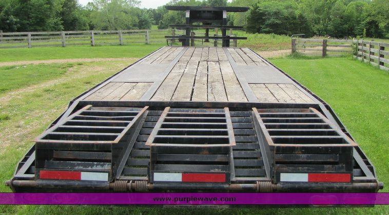 image for item 3325 2005 35' flat bed trailer