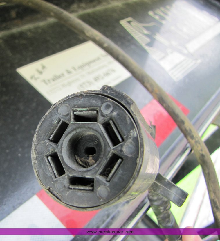 image for item 3325 2005 35' flat bed trailer