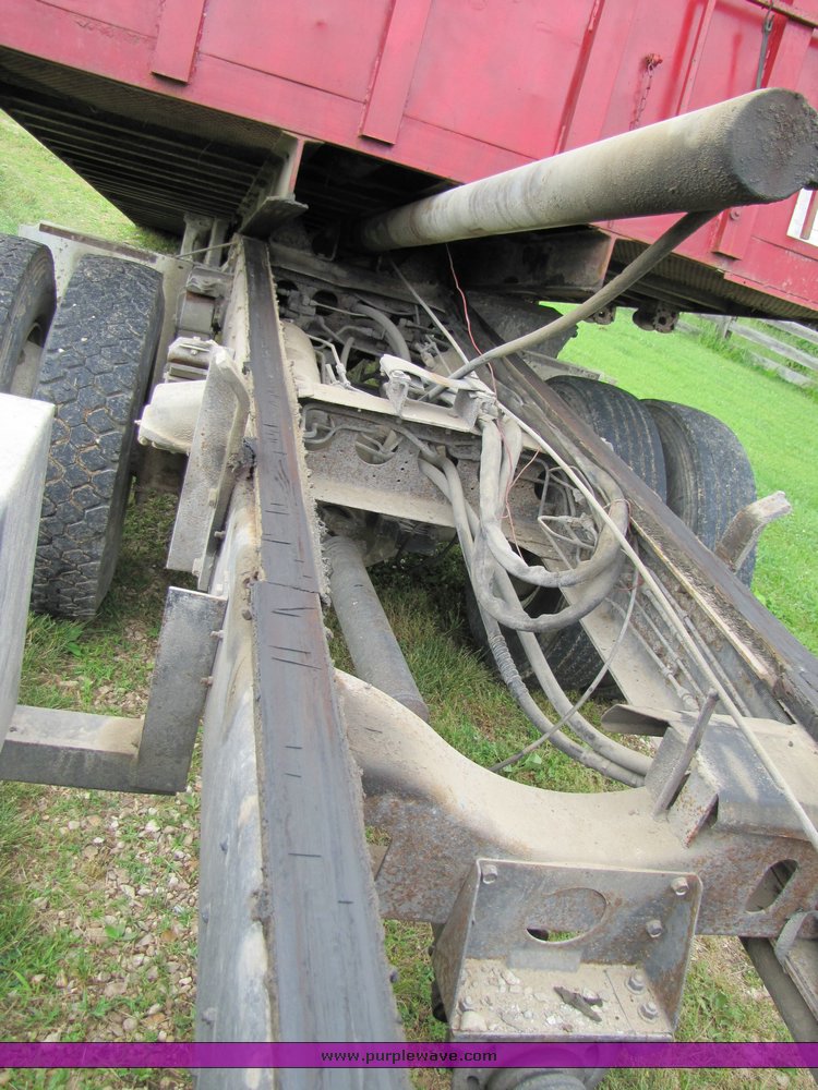 image for item 3326 1987 GMC 7000 forward cab over 24' rollback truck