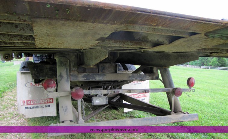 image for item 3326 1987 GMC 7000 forward cab over 24' rollback truck