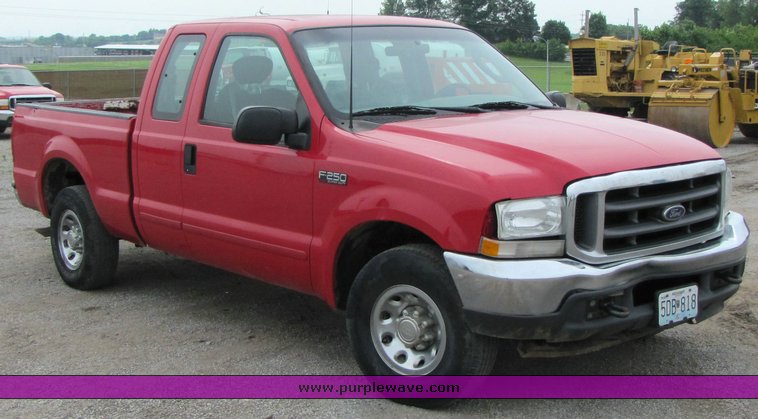 image for item 3346 2003 Ford F250 Super Duty extended cab pickup truck