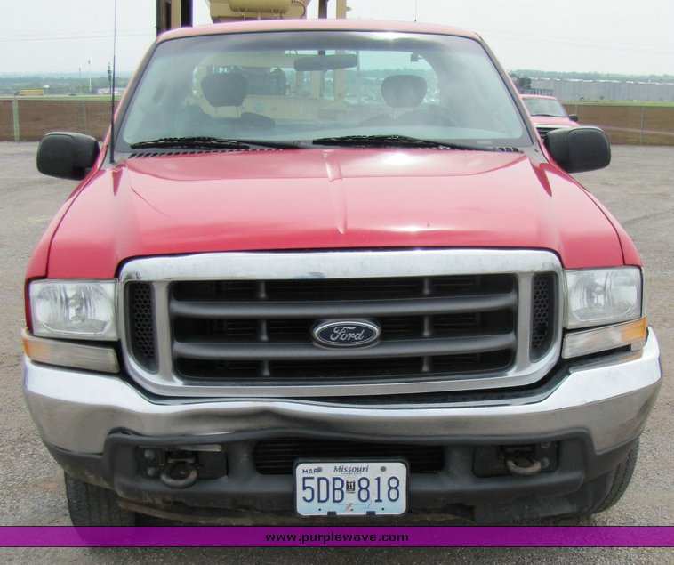 image for item 3346 2003 Ford F250 Super Duty extended cab pickup truck