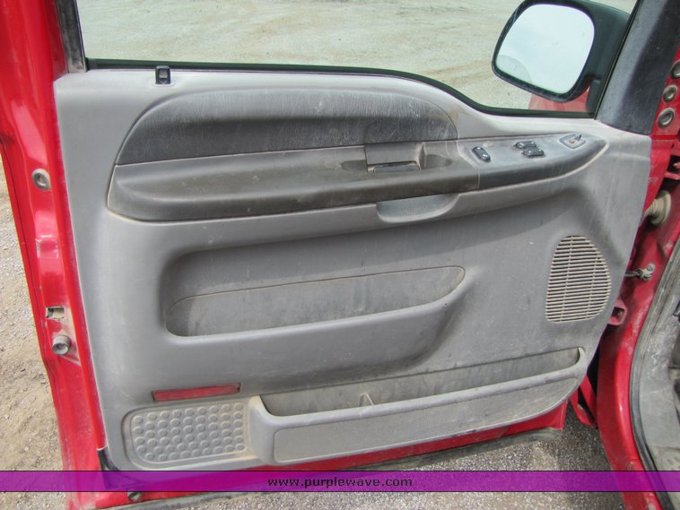 image for item 3346 2003 Ford F250 Super Duty extended cab pickup truck