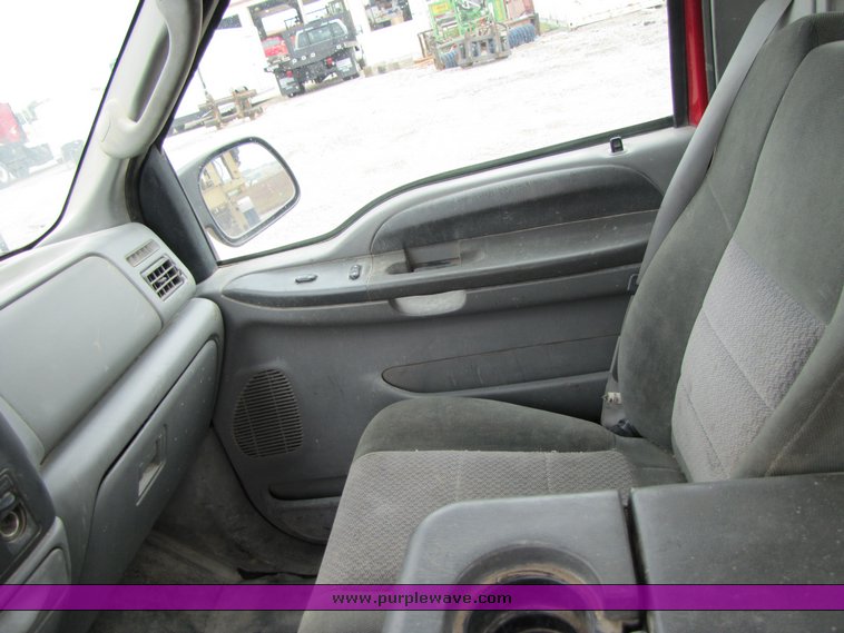 image for item 3346 2003 Ford F250 Super Duty extended cab pickup truck