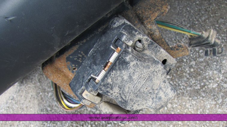 image for item 3346 2003 Ford F250 Super Duty extended cab pickup truck