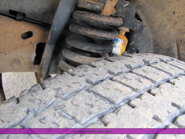 image for item 3346 2003 Ford F250 Super Duty extended cab pickup truck