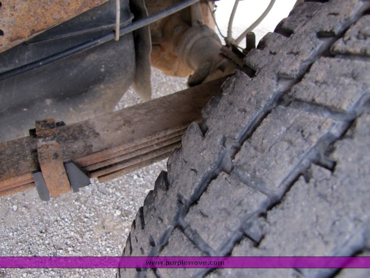 image for item 3346 2003 Ford F250 Super Duty extended cab pickup truck