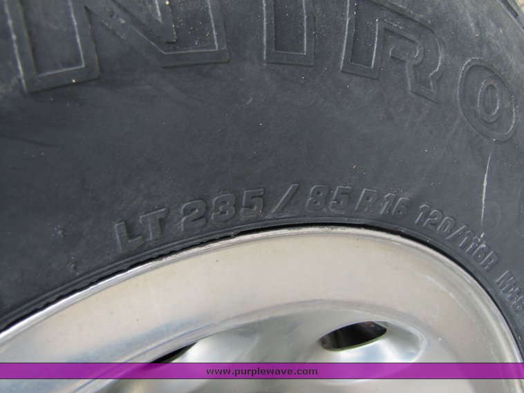 image for item 3346 2003 Ford F250 Super Duty extended cab pickup truck