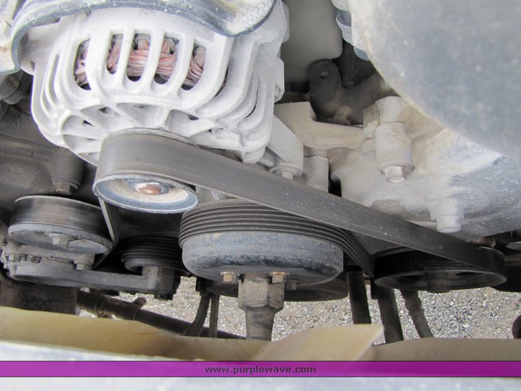 image for item 3346 2003 Ford F250 Super Duty extended cab pickup truck