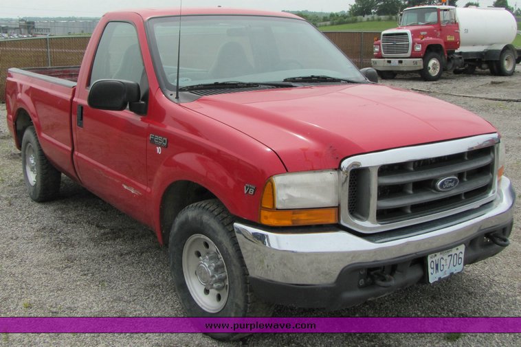 image for item 3347 2000 Ford F250 Super Duty pickup truck