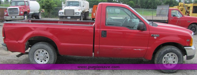 image for item 3347 2000 Ford F250 Super Duty pickup truck