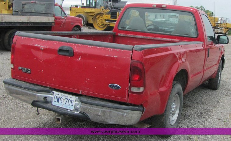 image for item 3347 2000 Ford F250 Super Duty pickup truck