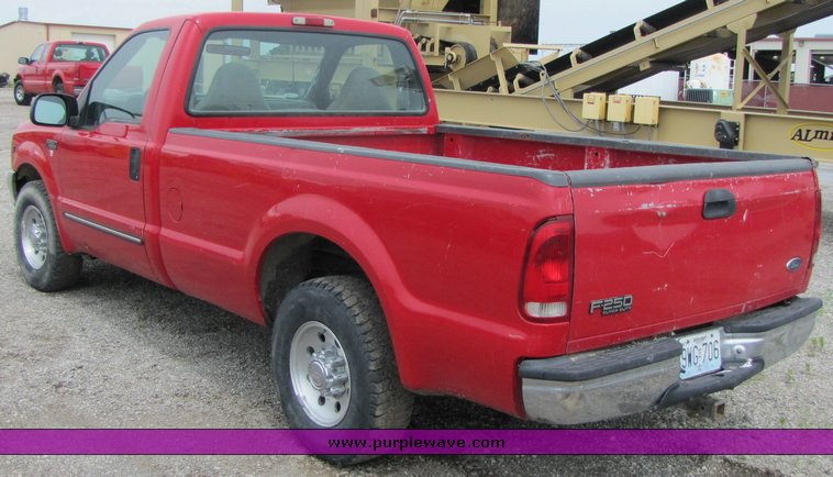 image for item 3347 2000 Ford F250 Super Duty pickup truck