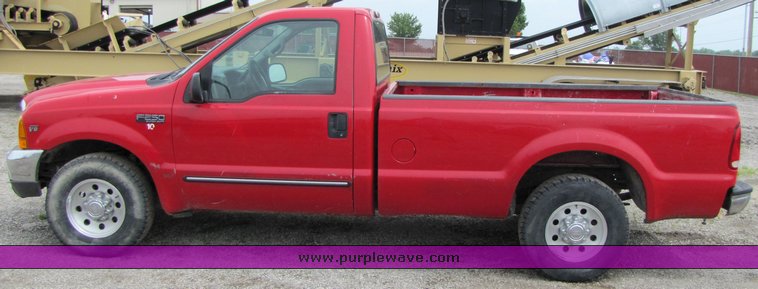 image for item 3347 2000 Ford F250 Super Duty pickup truck