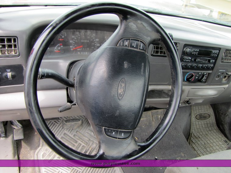 image for item 3347 2000 Ford F250 Super Duty pickup truck