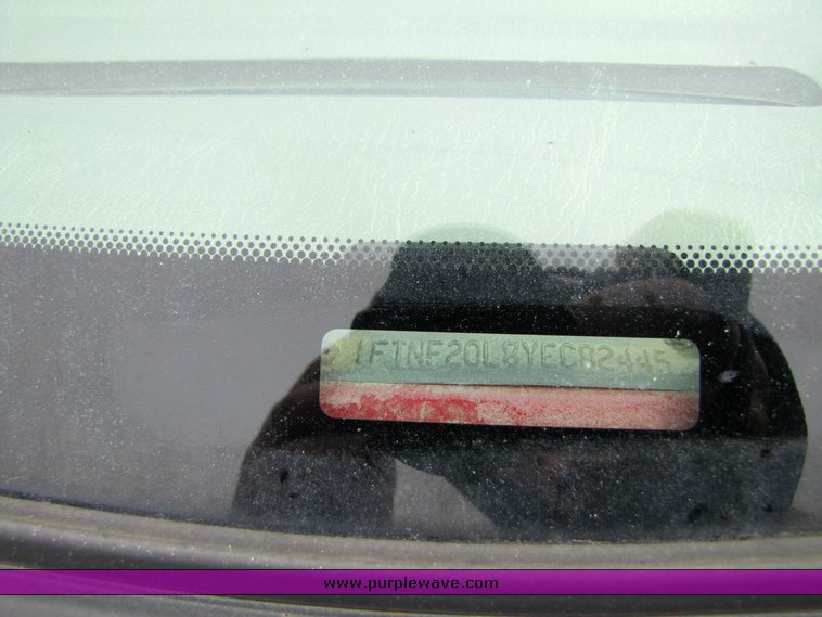 image for item 3347 2000 Ford F250 Super Duty pickup truck