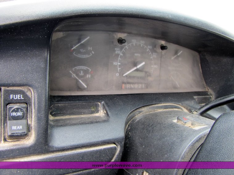 image for item 3348 1997 Ford F350 flatbed truck