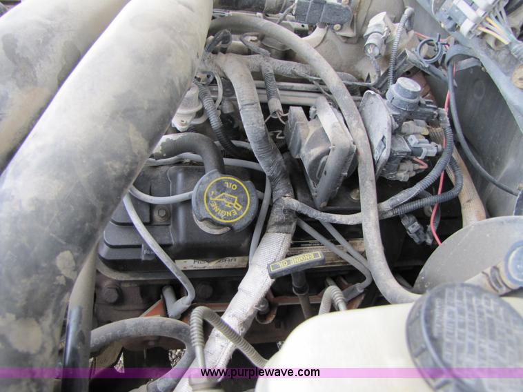 image for item 3348 1997 Ford F350 flatbed truck