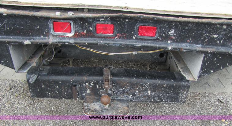 image for item 3348 1997 Ford F350 flatbed truck