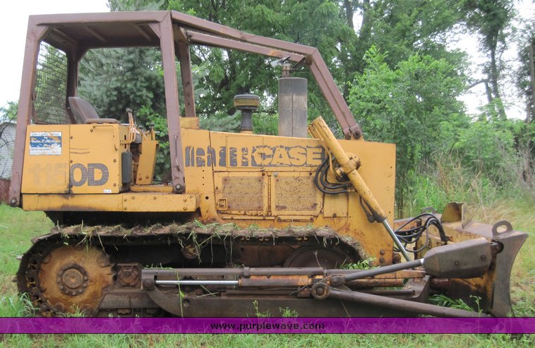 image for item 3911 1983 Case 1150D dozer