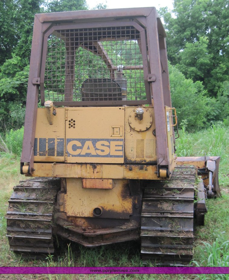 image for item 3911 1983 Case 1150D dozer