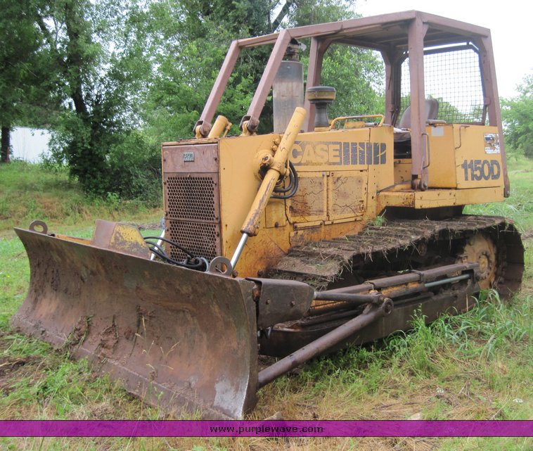 image for item 3911 1983 Case 1150D dozer