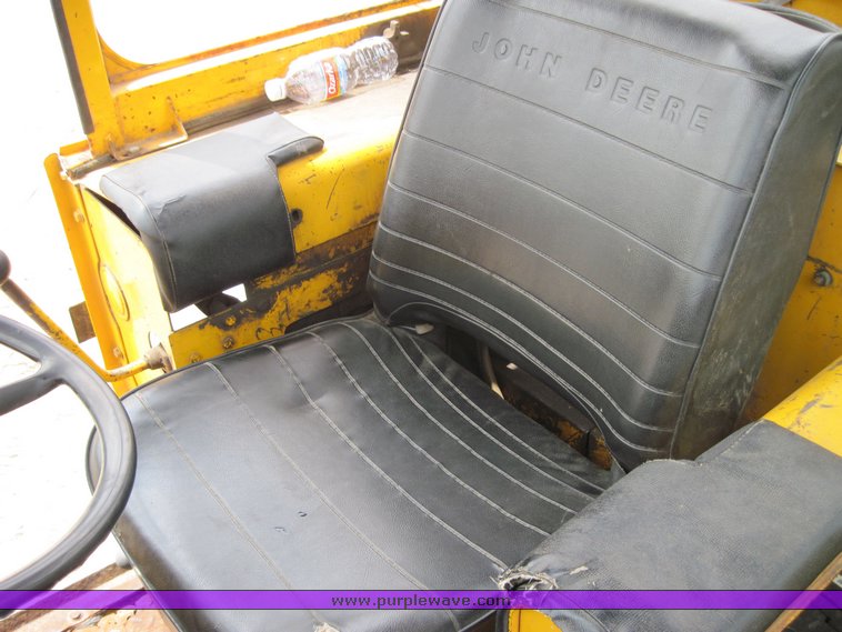 image for item 3915 1984 John Deere 544-B wheel loader