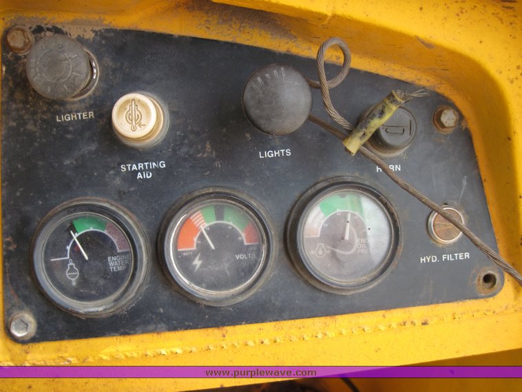 image for item 3915 1984 John Deere 544-B wheel loader