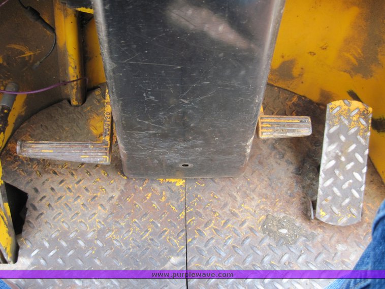 image for item 3915 1984 John Deere 544-B wheel loader