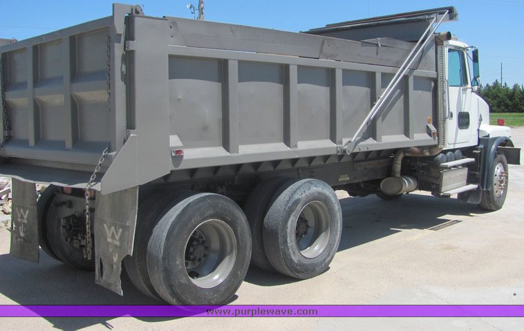 image for item 4622 1998 Volvo dump truck