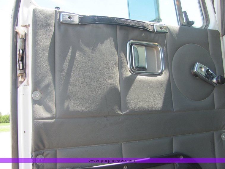 image for item 4622 1998 Volvo dump truck