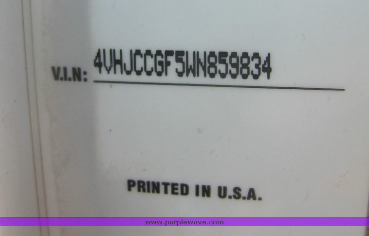 image for item 4622 1998 Volvo dump truck