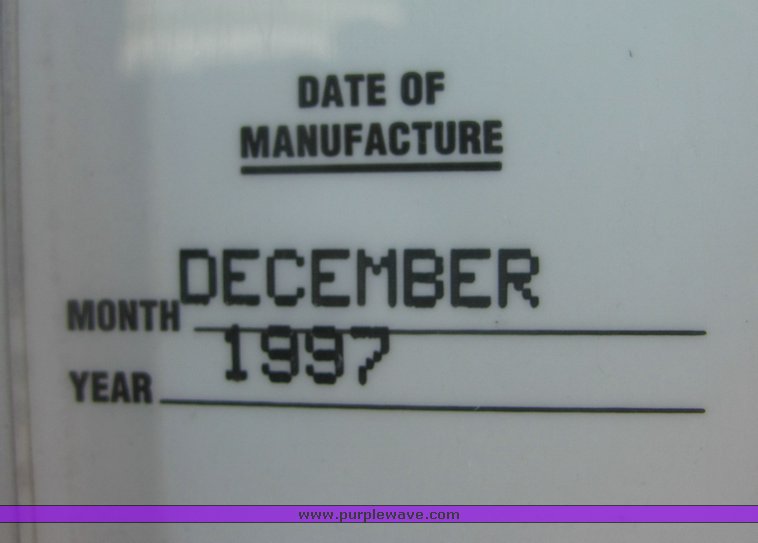 image for item 4622 1998 Volvo dump truck