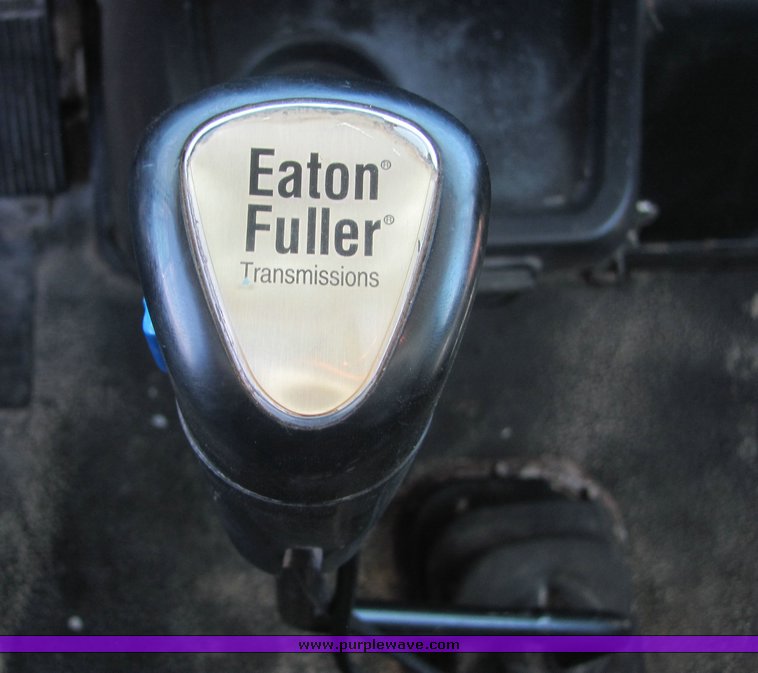 image for item 4622 1998 Volvo dump truck