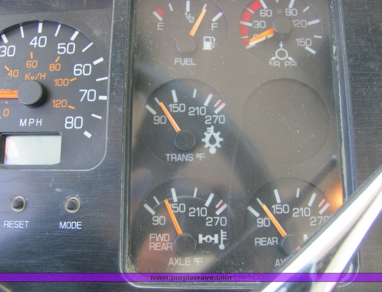 image for item 4622 1998 Volvo dump truck