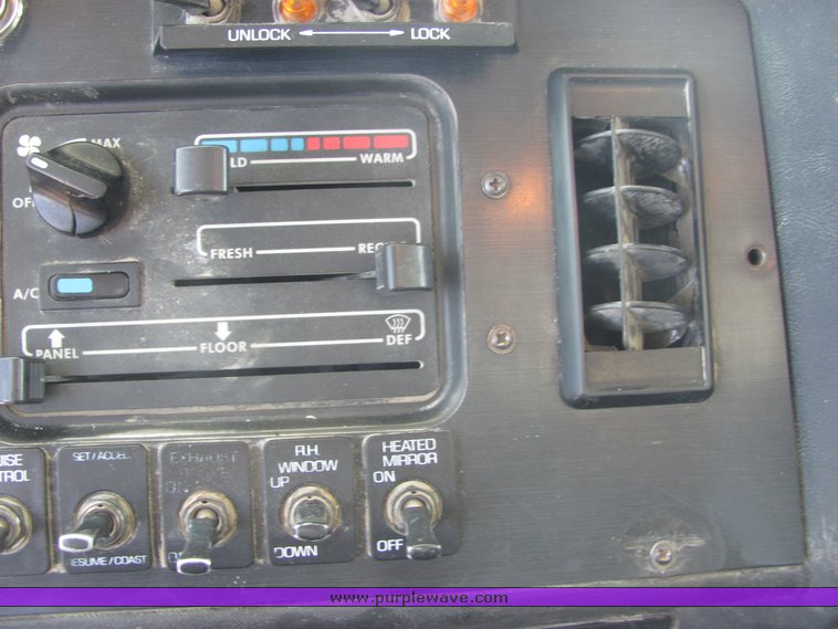 image for item 4622 1998 Volvo dump truck