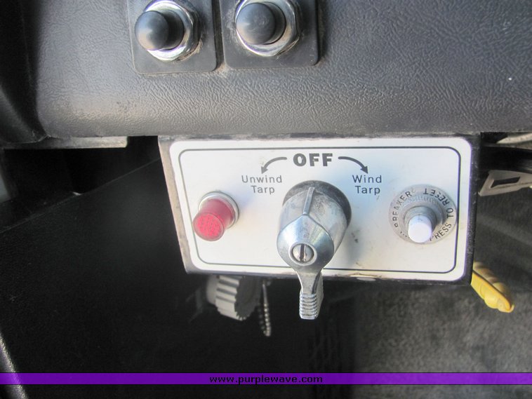 image for item 4622 1998 Volvo dump truck