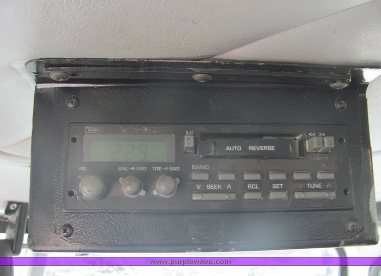 image for item 4622 1998 Volvo dump truck