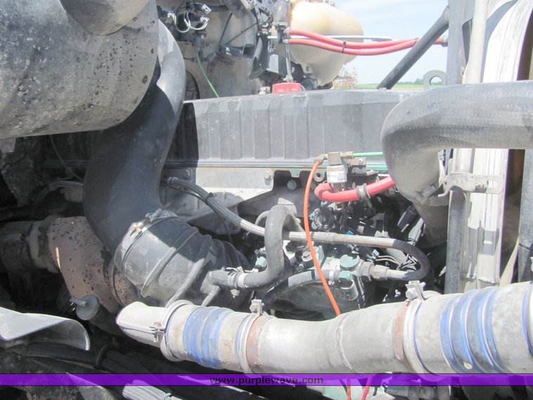 image for item 4622 1998 Volvo dump truck