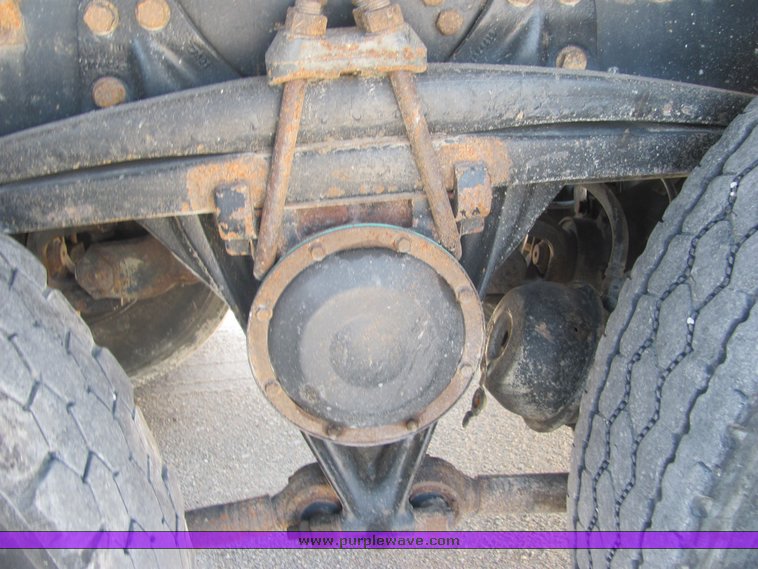 image for item 4622 1998 Volvo dump truck