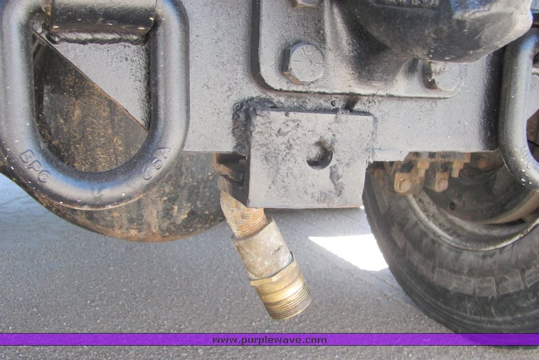 image for item 4622 1998 Volvo dump truck