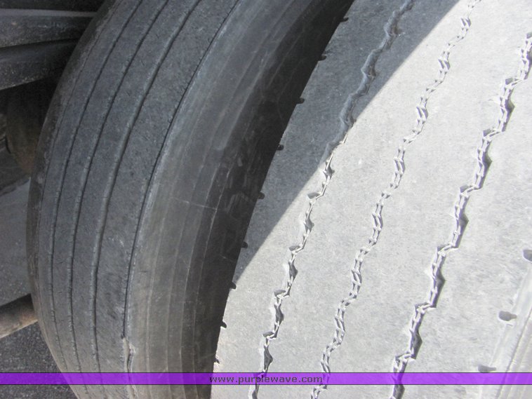 image for item 4622 1998 Volvo dump truck