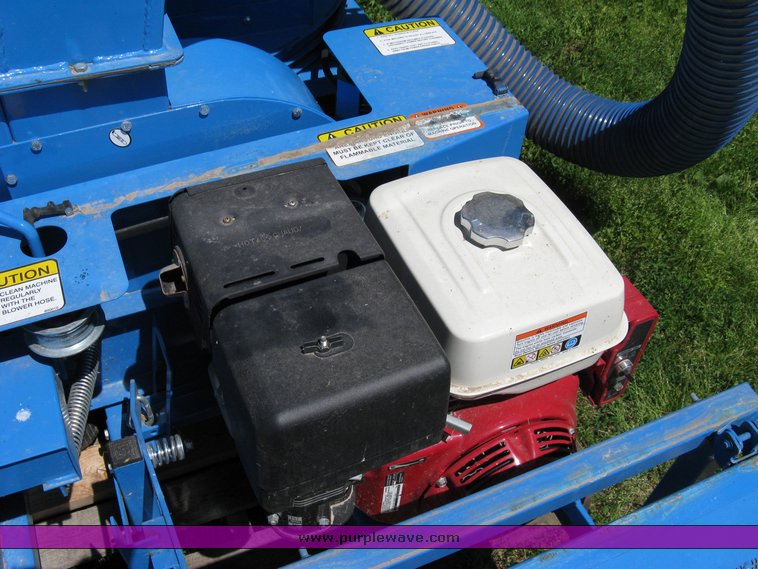 Harper Goossen SB1300 straw blower in Goddard, KS Item 5014 sold