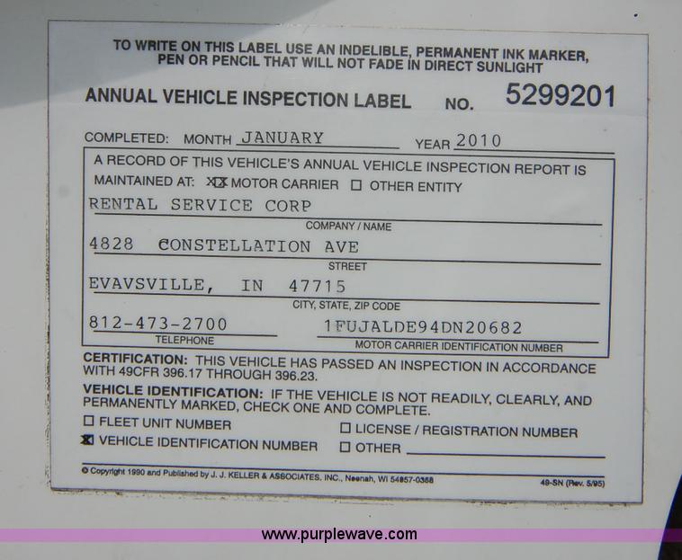 image for item 6040 2004 Freightliner FLD120 semi truck