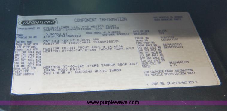 image for item 6040 2004 Freightliner FLD120 semi truck