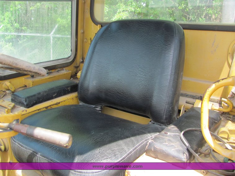 image for item 6070 Caterpillar 910 wheel loader