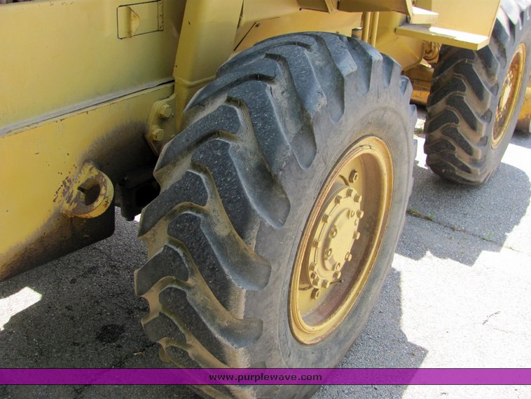 image for item 6070 Caterpillar 910 wheel loader